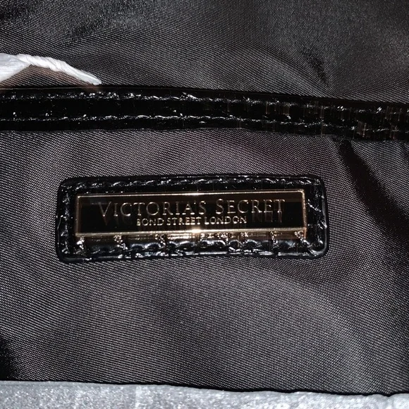 💐HOST PICK!💐NWT Victoria’s Secret Getaway Black Weekender Bag - Picture 8 of 10